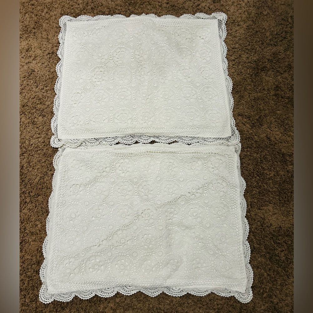 Keeco white crochet pillowcases